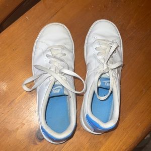 Nike court sneakers women's size 9